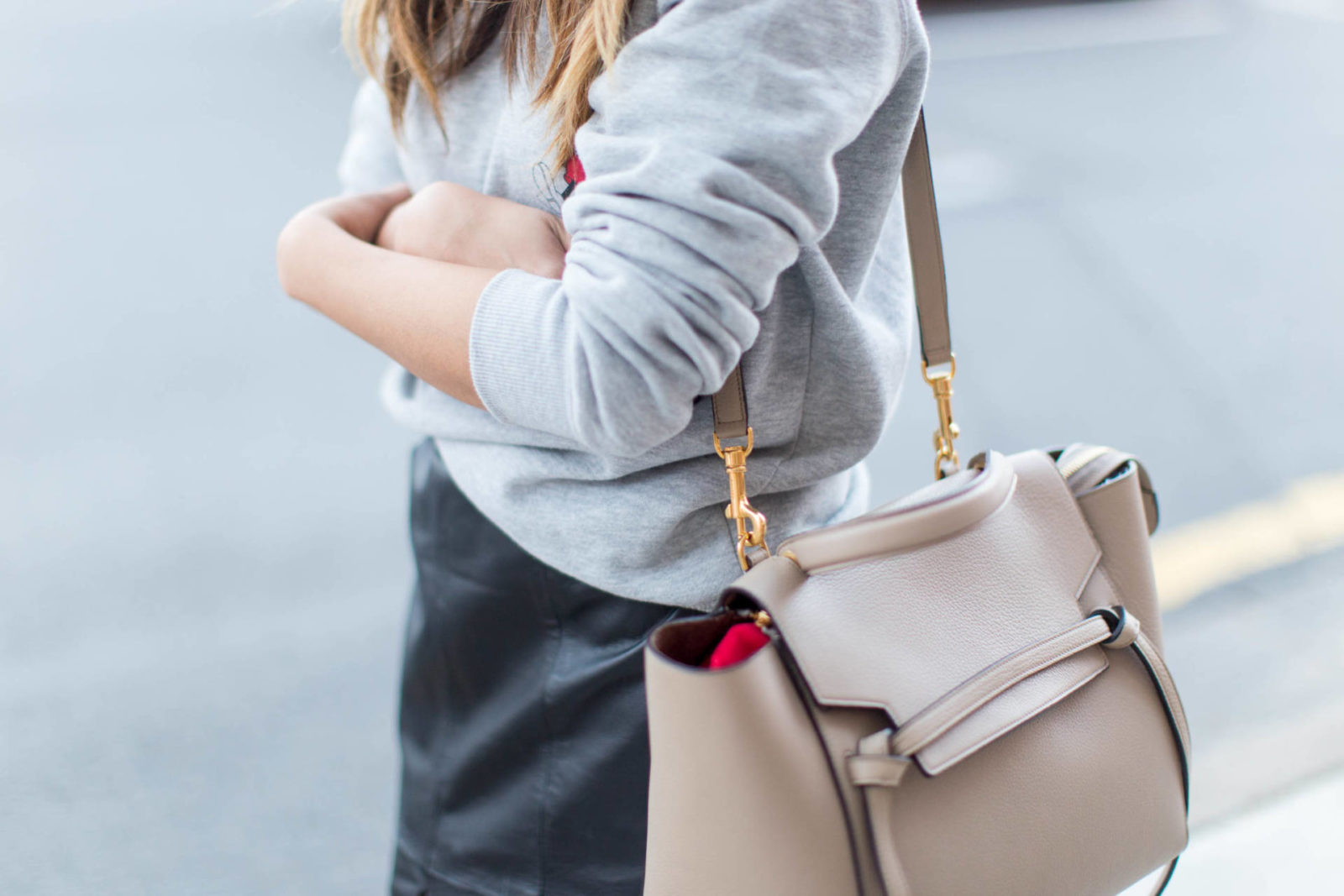 How to wear the leather skirt and look effortless | heyyyjune.