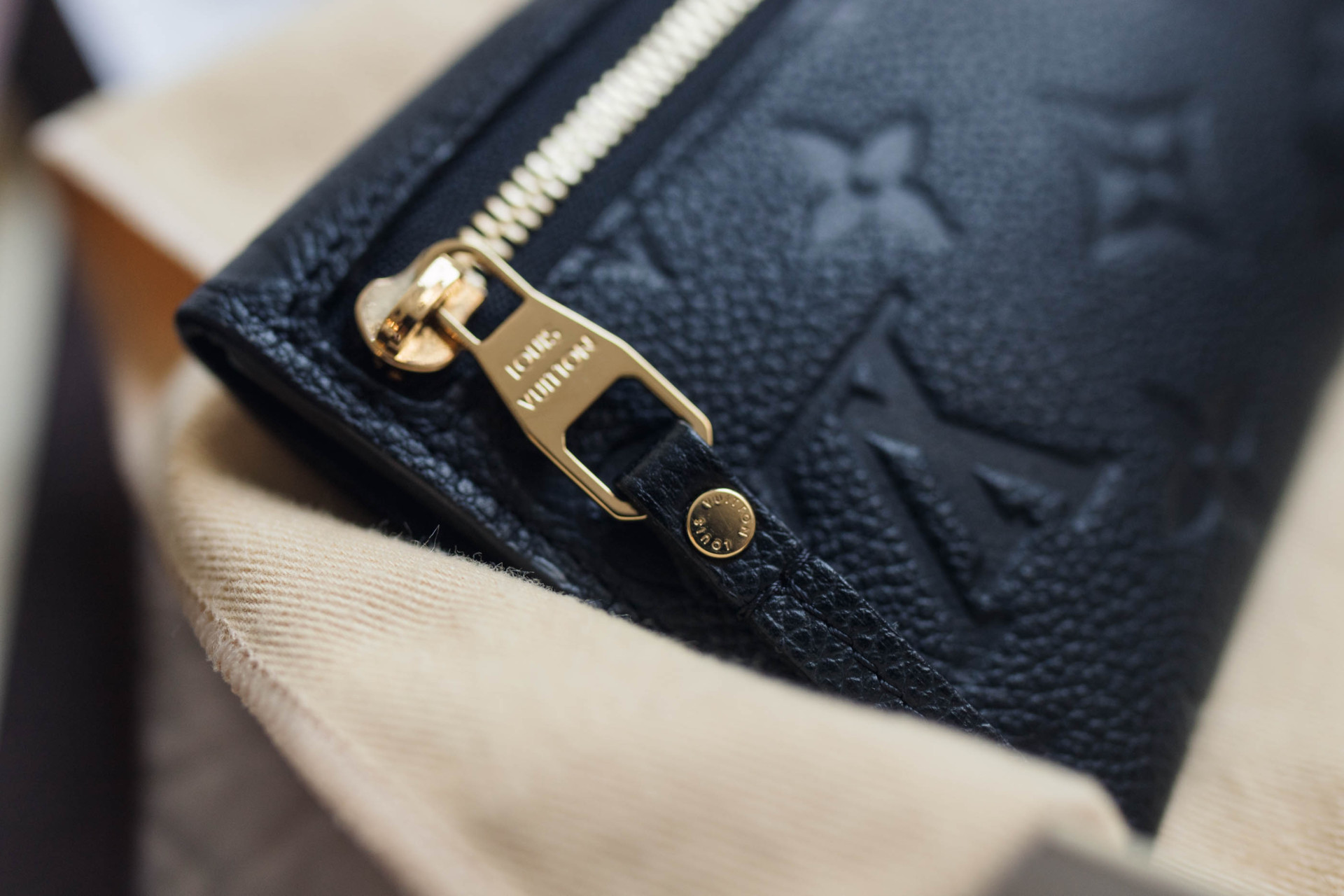 Louis Vuitton Empriente Cles Pochette Key Pouch in Black, heyyyjune.
